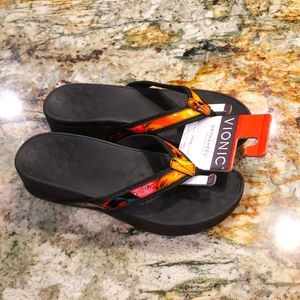 Vionic flip-flops. Size 9.